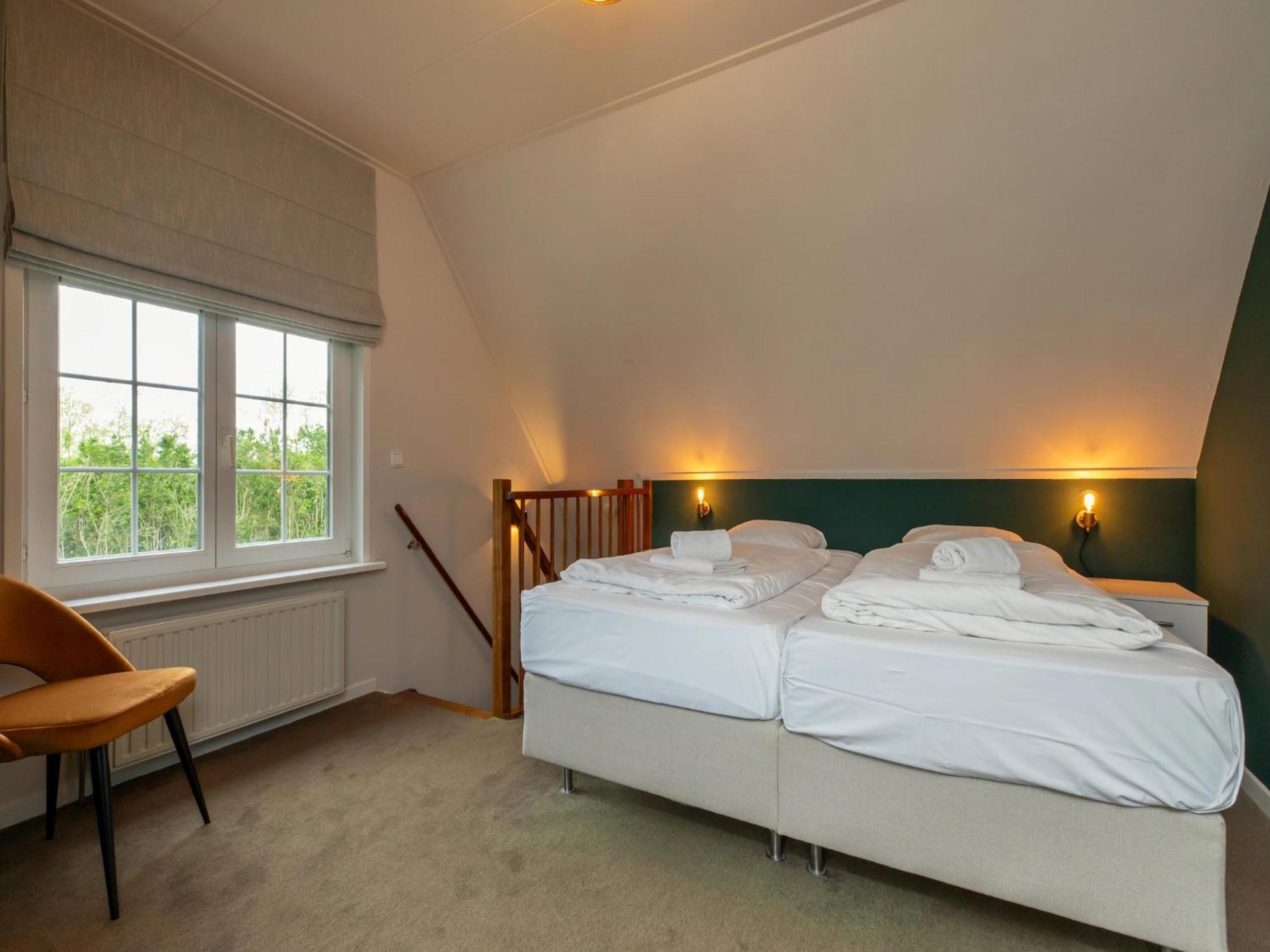 Vakantiehuis Semi Detached House In About 800 Meters From The Vrouwenpolder